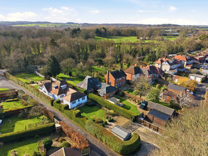 28 Mallorie Park Drive- click for photo gallery